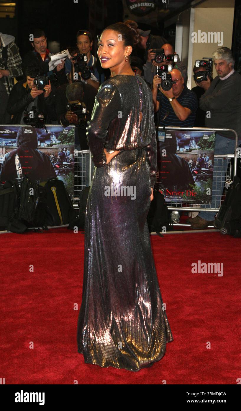Shanika Warren-Markland alla prima di "Demons Never Die" tenutasi all'Odeon West End di Londra - 10 ottobre 2011 Foto Stock