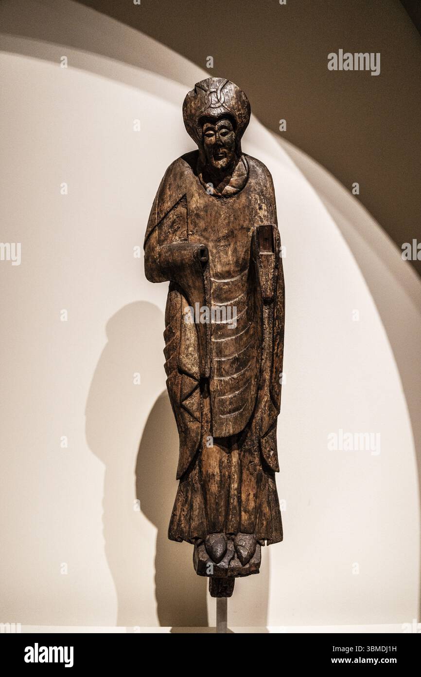 Vergine della discesa da Durro, XII secolo, intaglio in legno con tracce di tempera policromia, Chiesa della Natività di Maria de Durro, Valle del Boi Foto Stock