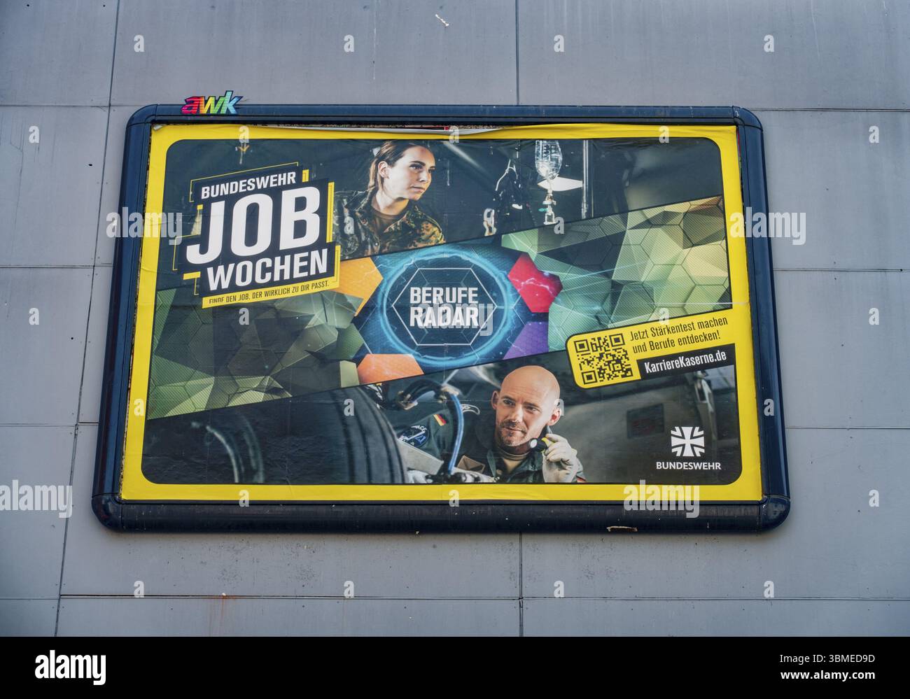 Grande poster pubblicitario per la Bundeswehr, Offenbach am Main, Assia, Germania, Europa Foto Stock