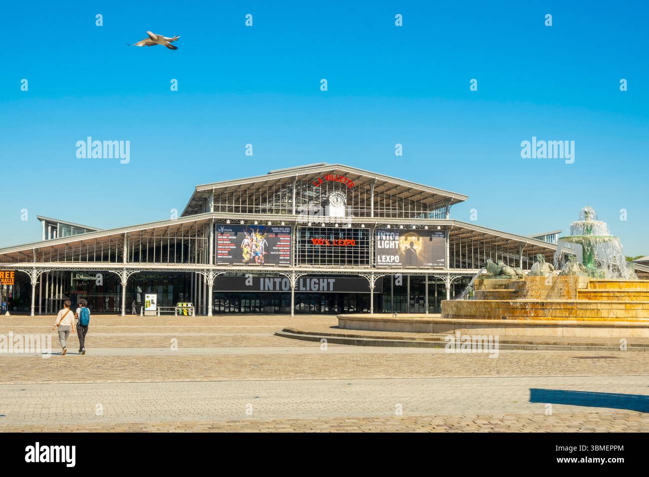 Francia, Parigi, la grande Halle de la Villette Foto Stock