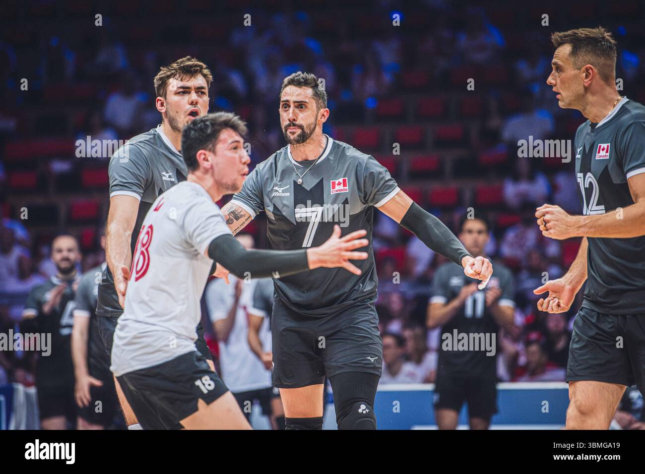 Giappone vs Canada durante la partita maschile FIVB Volleyball Nations League 2024 del 27 giugno a Łódź, Polonia. Foto Stock