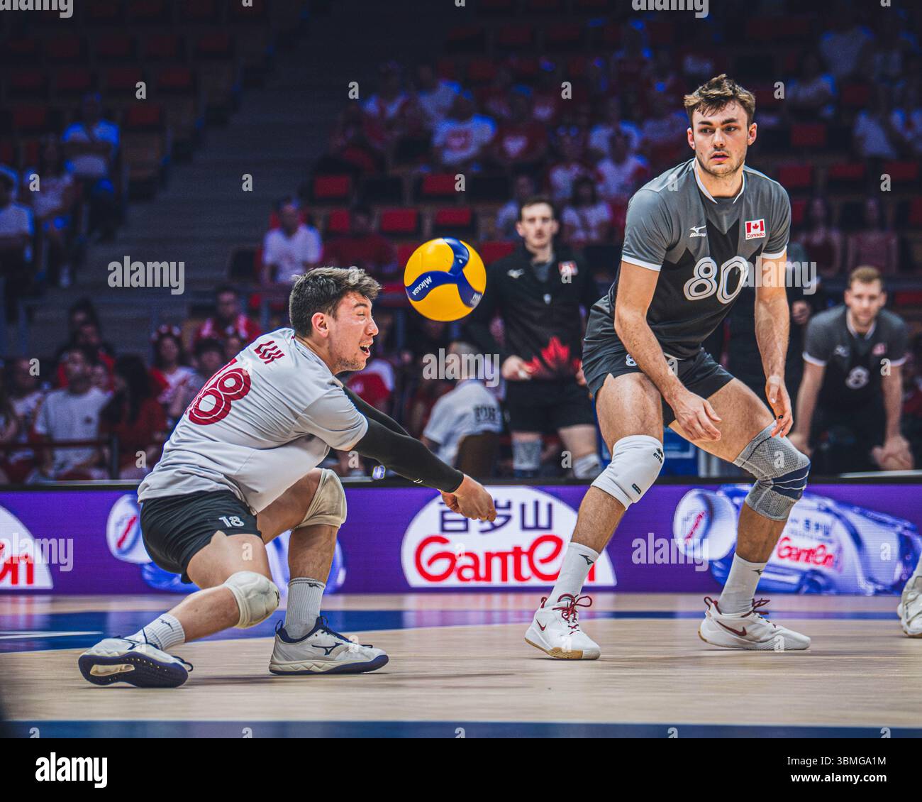 Giappone vs Canada durante la partita maschile FIVB Volleyball Nations League 2024 del 27 giugno a Łódź, Polonia. Foto Stock