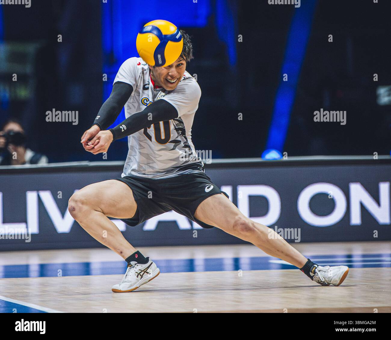 Giappone vs Canada durante la partita maschile FIVB Volleyball Nations League 2024 del 27 giugno a Łódź, Polonia. Foto Stock