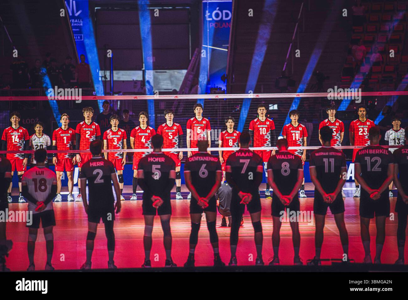 Giappone vs Canada durante la partita maschile FIVB Volleyball Nations League 2024 del 27 giugno a Łódź, Polonia. Foto Stock