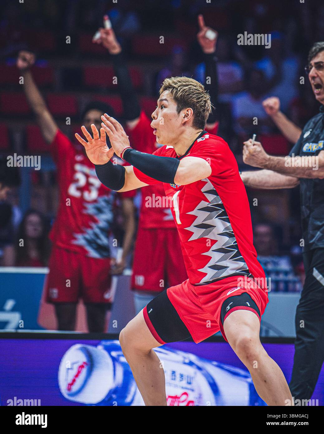 Giappone vs Canada durante la partita maschile FIVB Volleyball Nations League 2024 del 27 giugno a Łódź, Polonia. Foto Stock