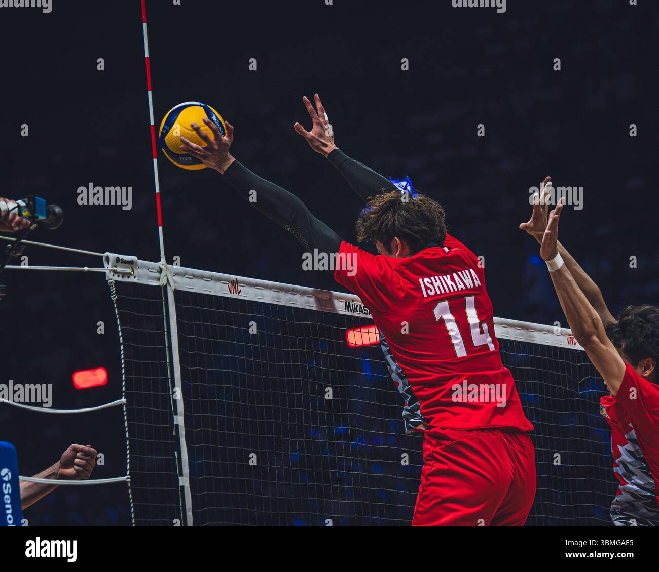 Giappone vs Canada durante la partita maschile FIVB Volleyball Nations League 2024 del 27 giugno a Łódź, Polonia. Foto Stock