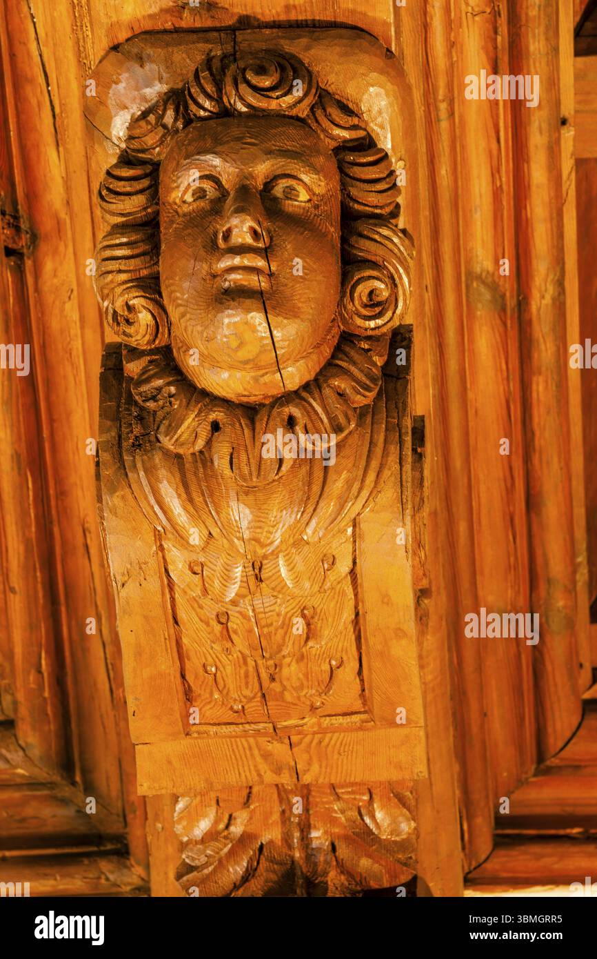 Particolare della biblioteca soffitto a cassettoni, scuola cattolica francescana Sant Francesc, 1952, Palma, Maiorca, Isole Baleari, Spagna, Europa Foto Stock