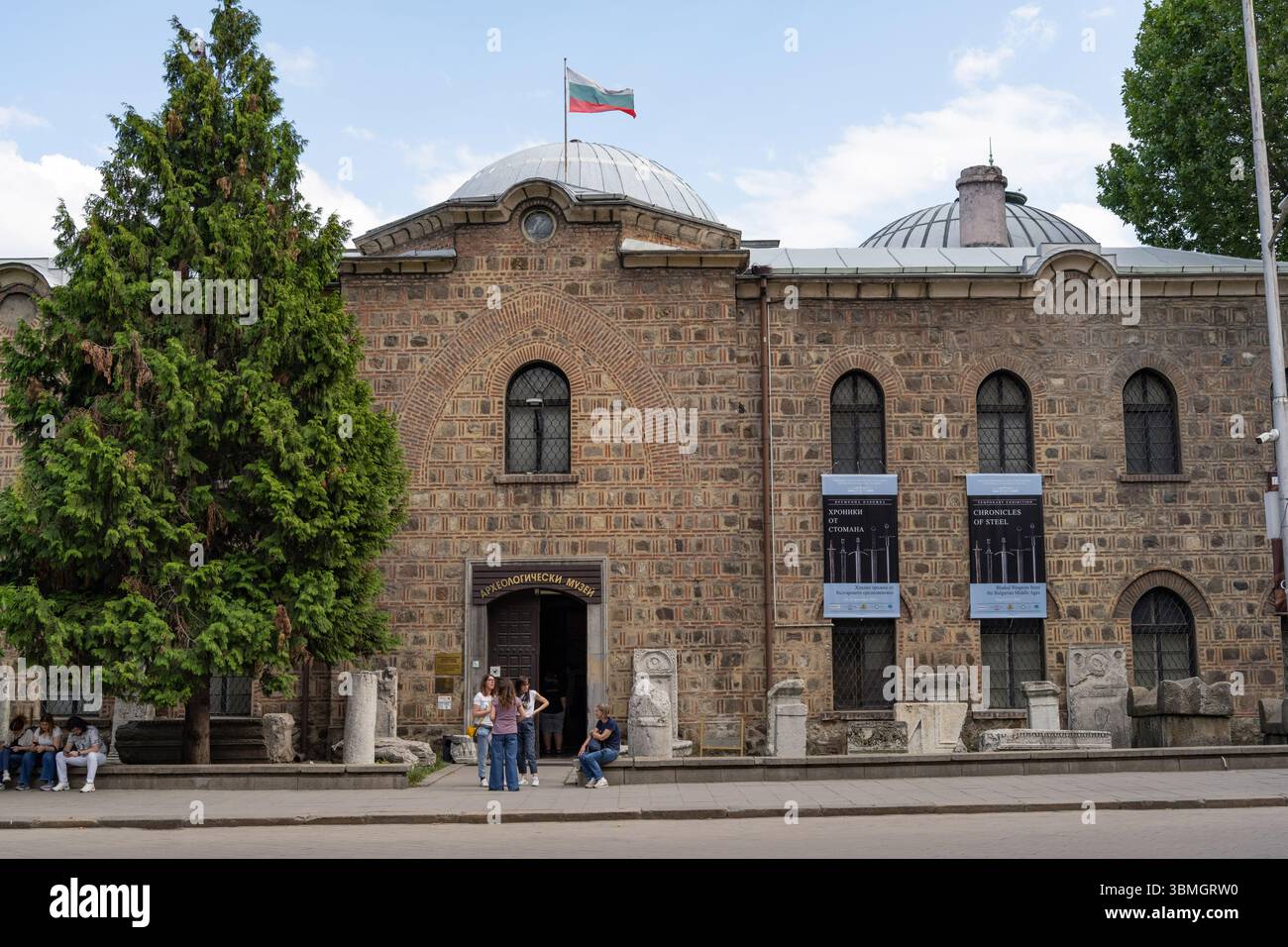 Sofia, Bulgaria. 21 giugno 2025. Istituto Nazionale e Museo di Archeologia, ospitato nell'edificio della più antica ex moschea ottomana di Sofia Bul Foto Stock