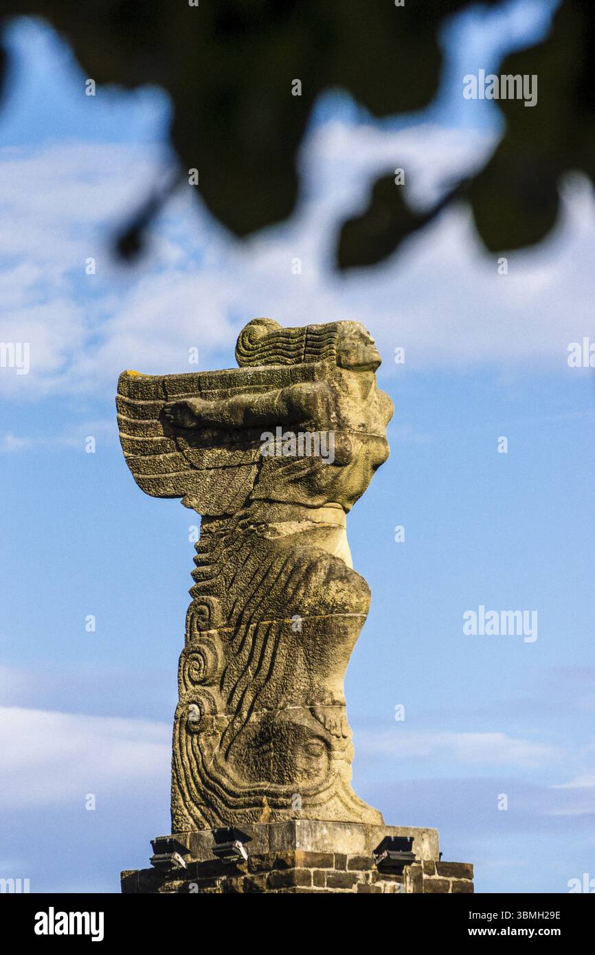 Statua in forma einer Schiffsgalionsfigur des Bildhauers Victorio Macho, 20 anni. Jahrhundert, Denkmal in der Heimatstadt des Seefahrers Juan Sebastian ELC Foto Stock