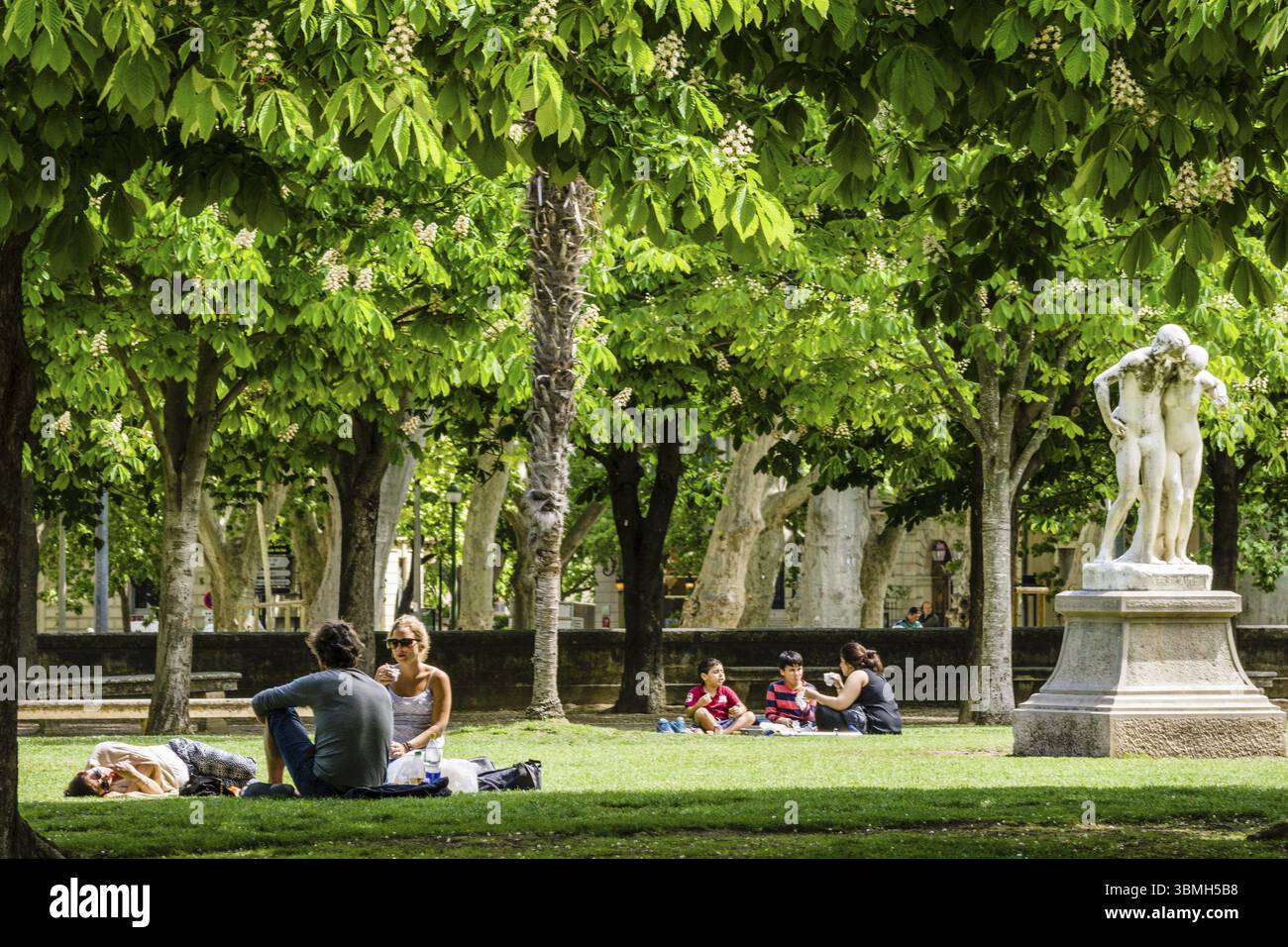 Jardin de la Fontaine, il più antico giardino pubblico d'Europa, costruito nel 1745, Nimes, capitale del dipartimento di Gard, Francia, Europa Foto Stock