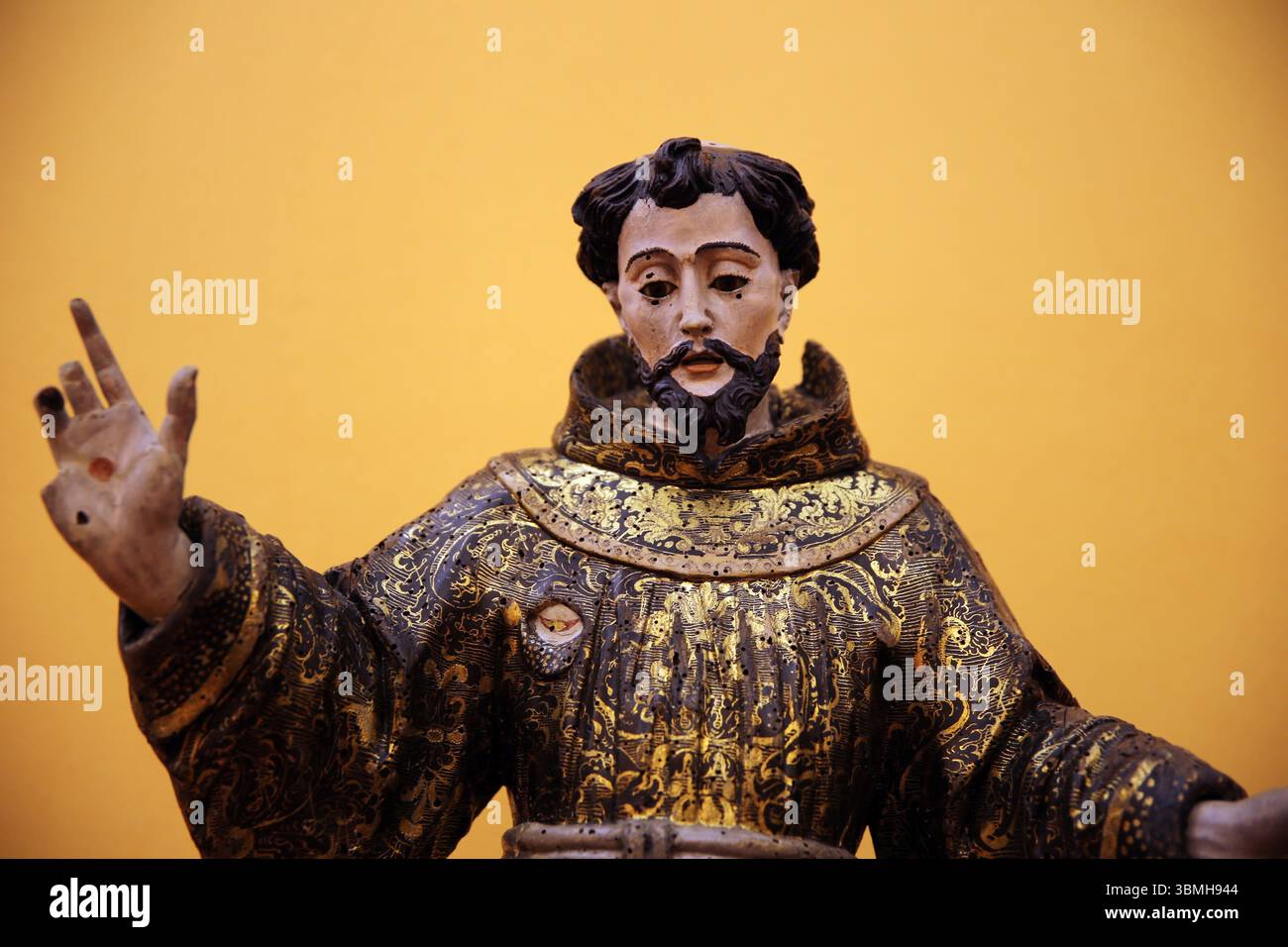 San Francesco d'Assisi con cinque Wounde e vestito con l'abitudine dell'ordine. xviii secolo. Saint Francisco Museum Center. Evora. Portogallo. Foto Stock