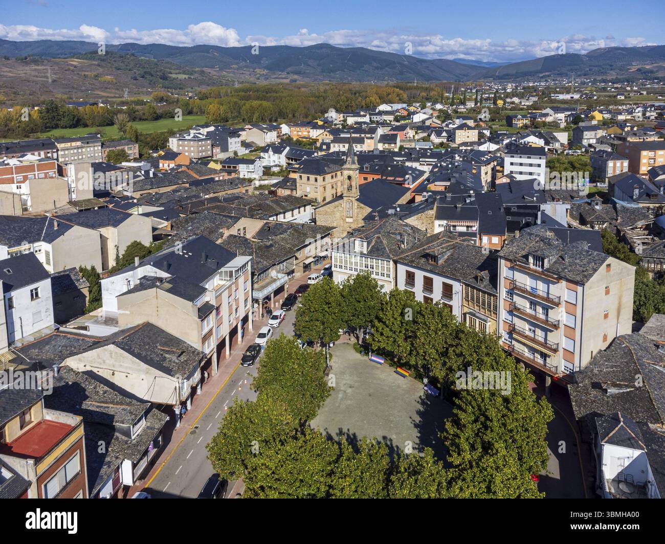 Villaggio di Cacabelos, regione di El Bierzo, Castiglia e León, Spagna, Europa Foto Stock