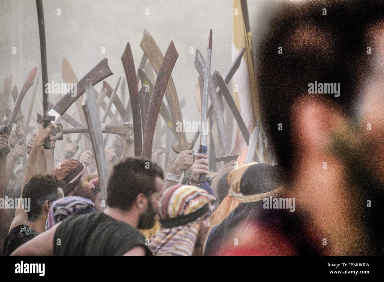 Spade brulicanti, battaglia tra Mori e cristiani, festa dei santi patroni, Pollenca, Maiorca, Isole Baleari, Spagna, Europa Foto Stock