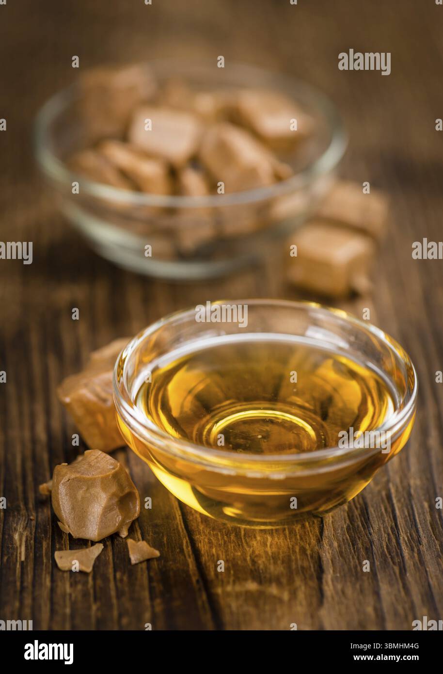 Porzione di Sirup Fresh Caramel (primo piano, messa a fuoco selettiva) Foto Stock