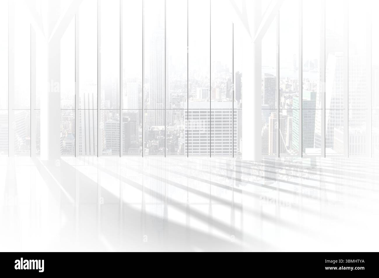 Camera bianca con grande finestra che si affaccia sulla città Foto Stock