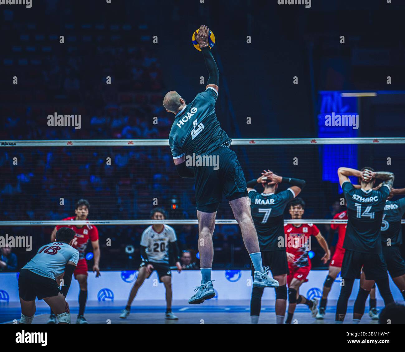Giappone vs Canada durante la partita maschile FIVB Volleyball Nations League 2024 del 27 giugno a Łódź, Polonia. Foto Stock