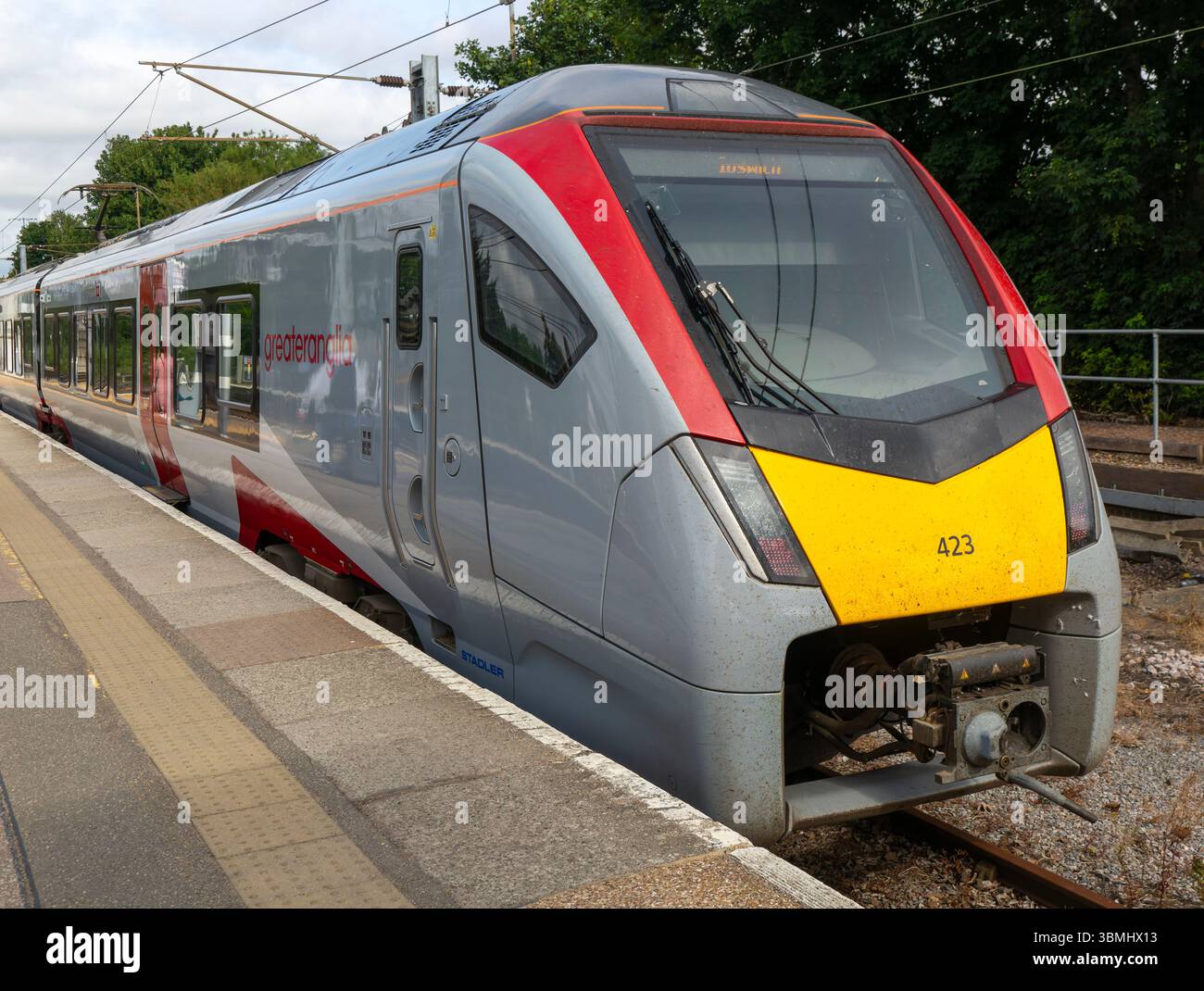 Greater Anglia, British Rail Class Stadler 755 bi-modale, stazione ferroviaria di Ipswich, Suffolk, Inghilterra, Regno Unito Foto Stock