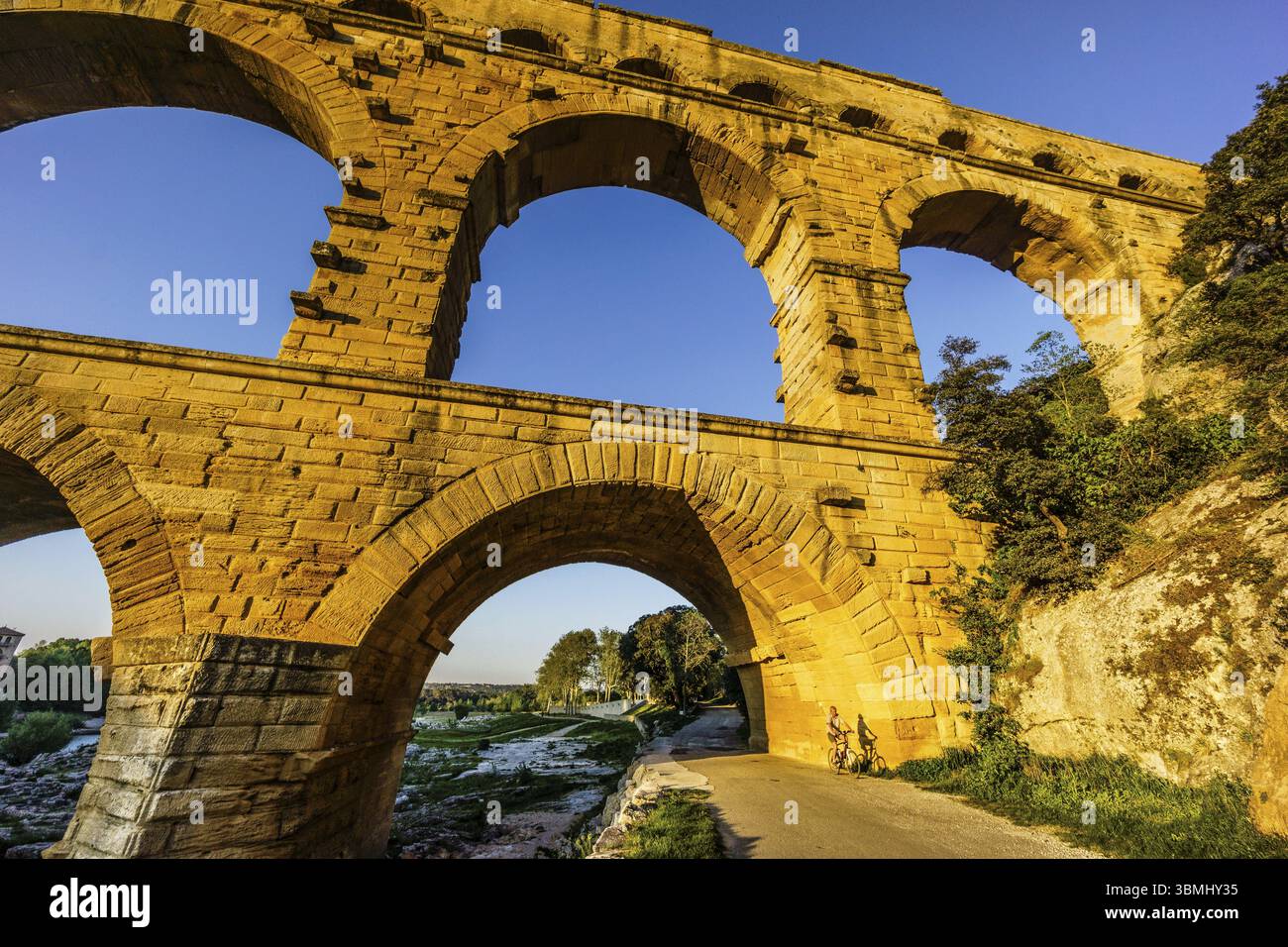 Pont du Gard, acquedotto patrimonio dell'umanità, costruito dall'Impero Romano, i secolo d.C., Remoulins, dipartimento di Gard, Francia, Europa Foto Stock
