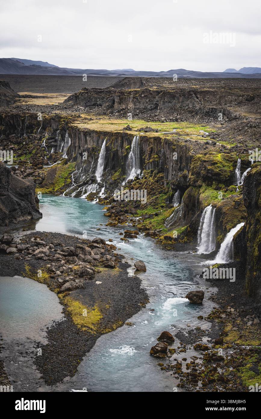 cascate nelle highlands dalla vista aerea Foto Stock