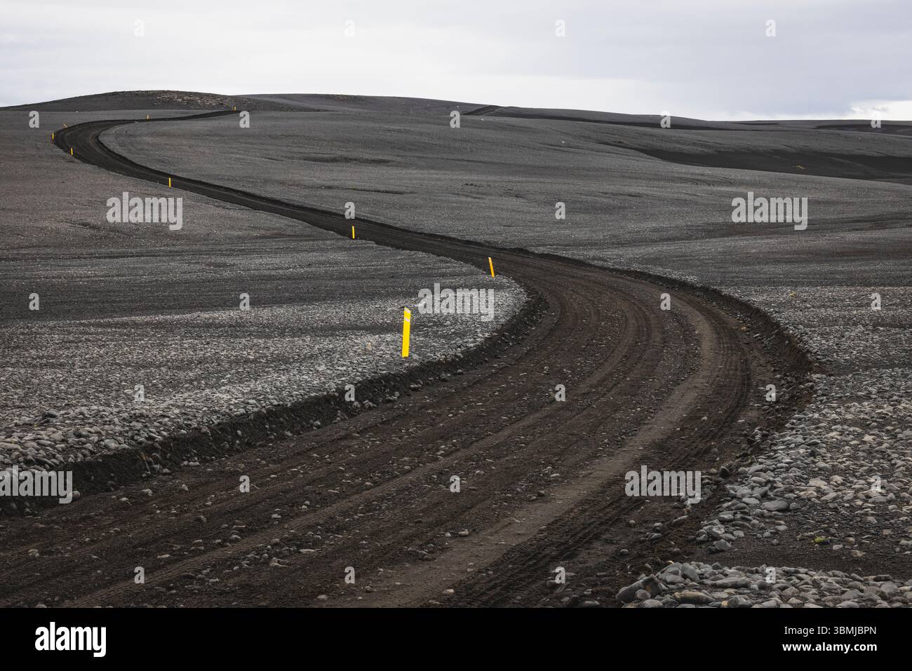 Strade e curve Landmannalaugar dalla vista auto Foto Stock