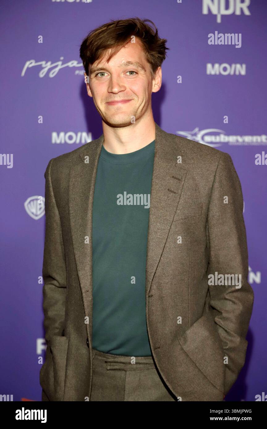 Jonas Nay beim Branchentreffen MOIN Mittsommer 2025 im Kampnagel. Amburgo, 24.06.2025 *** Jonas Nay alla riunione di settore MOIN Midsummer 2025 a Kampnagel Hamburg, 24 06 2025 foto:xgbrcix/xFuturexImagex moin_5643 Foto Stock