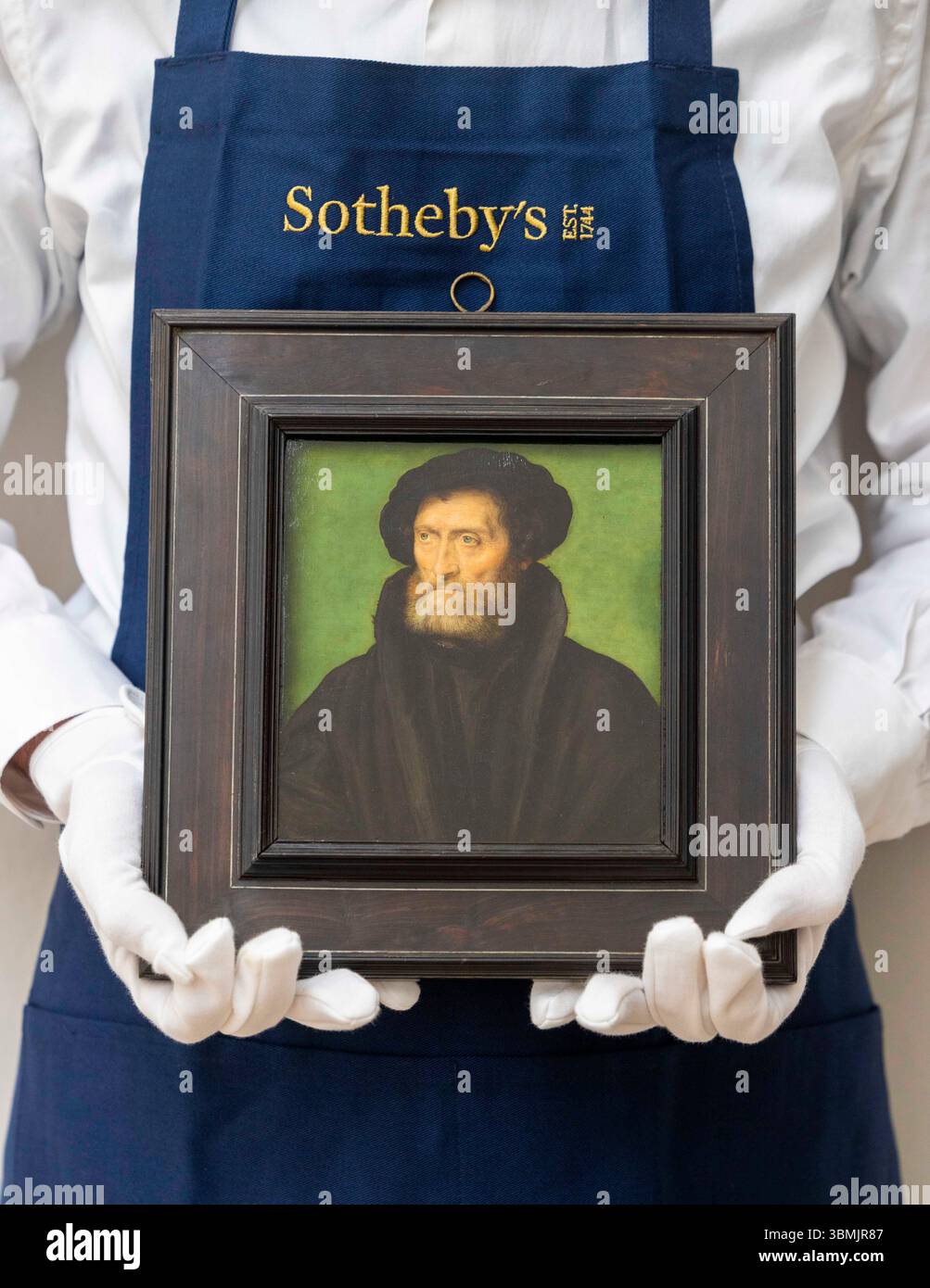 Londra, Regno Unito. 27 giugno 2025. Ritratto di un mercante, tradizionalmente identificato come Theodore Beza (1519-1605) da Corneille De Lyon, stimare £ 300.000-400.000 Photocall per i vecchi maestri di Sotheby. La mostra si svolge da sabato 28 giugno a mercoledì 2 luglio, prima dell'asta serale del 2 luglio. Crediti: Karl Black/Alamy Live News Foto Stock