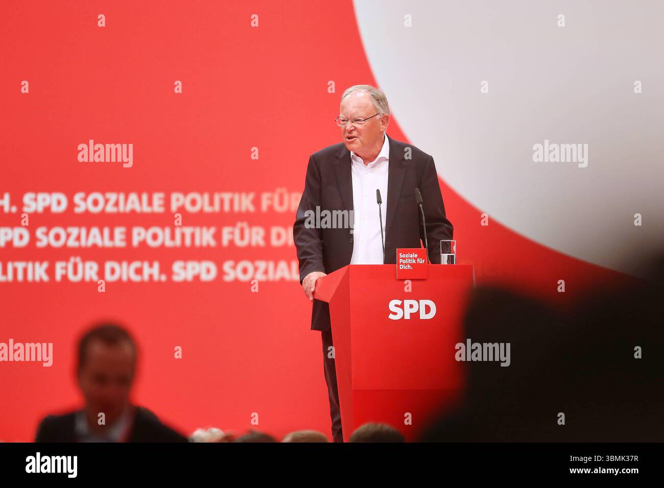 Berlin, Deutschland, 27.06.2025: CityCube: 42. SPD-Bundesparteitag: Stephan Weil *** Berlino, Germania, 27 06 2025 CityCube 42 SPD Federal Party Conference Stephan Weil Copyright: XdtsxNachrichtenagenturx dts 72548 Foto Stock