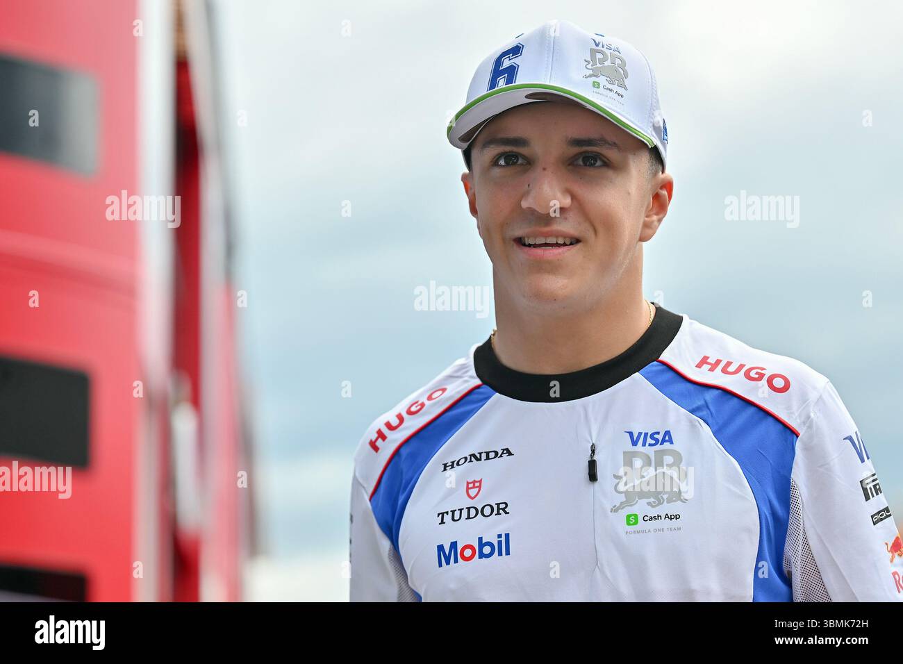 SPIELBERG, AUSTRIA - GIUGNO 27: Isack Hadjar di Francia e Visa Cash App RB Formula One Team durante le prove di prova in vista del Gran Premio di F1 d'Austria al Red Bull Ring Circuit il 27 giugno 2025 a Spielberg, Austria. (Foto di Vince Mignott/Alamy Live News) Foto Stock