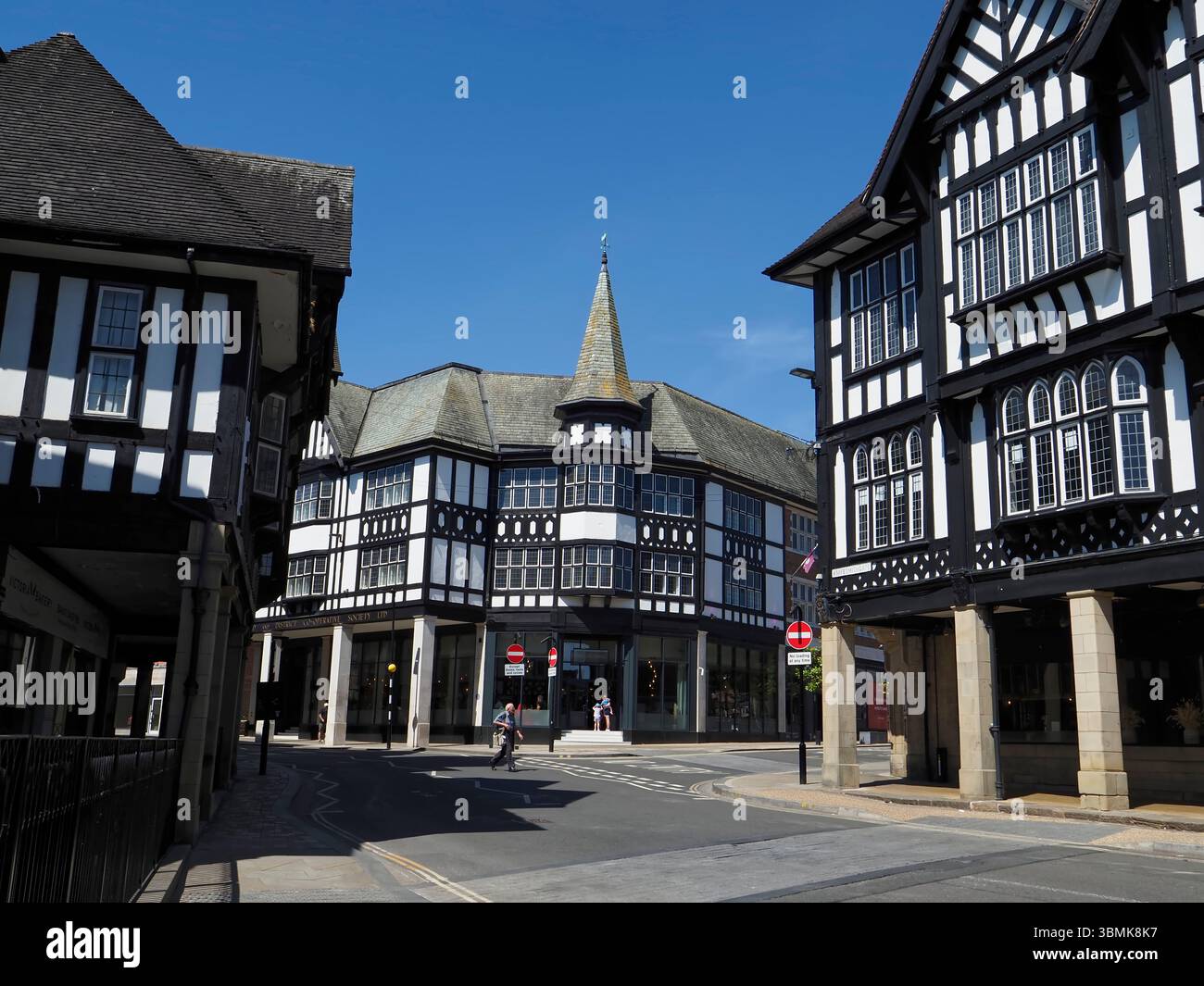Tradizionali edifici in legno di colore bianco e nero nella zona di Knifesmithgate a Chesterfield, Derbyshire, Inghilterra, Regno Unito Foto Stock