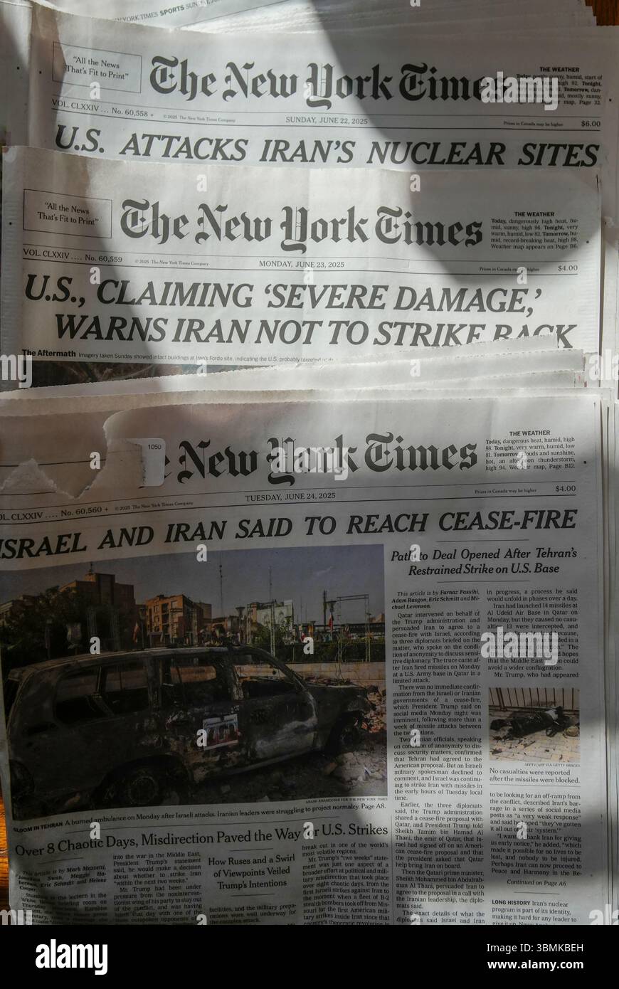Le prime pagine del New York Times da domenica 22 giugno a martedì 24 giugno 2025 riportano sul conflitto israelo-iraniano e sul bombardamento statunitense di impianti nucleari iraniani . (© Richard B. Levine) Foto Stock
