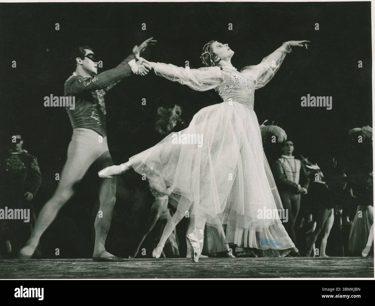 Arena di Verona, 1955. Violette Verdy e Giulio Perugini si esibiscono nel balletto Romeo e Giulietta di Prokofiev. Foto Stock