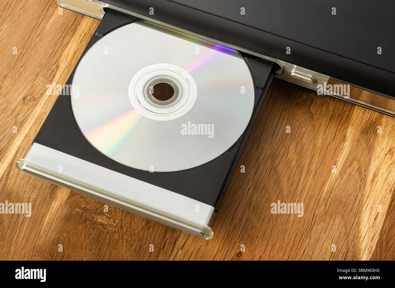 Foto del supporto per lettore cd o dvd con CD. Foto Stock