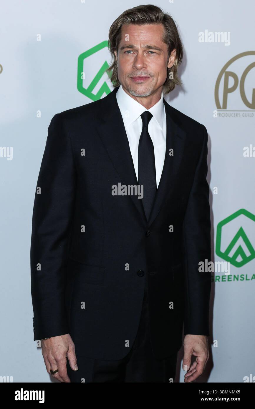 (FILE) "F1:" The Movie" di Brad Pitt apre il botteghino con 10 milioni di dollari in anteprime. HOLLYWOOD, LOS ANGELES, CALIFORNIA, USA - 18 GENNAIO: L'attore e produttore americano Brad Pitt arriva al 31° Annual Producers Guild Awards tenutosi all'Hollywood Palladium il 18 gennaio 2020 a Hollywood, Los Angeles, California, Stati Uniti. (Foto di Xavier Collin/Image Press Agency) Foto Stock