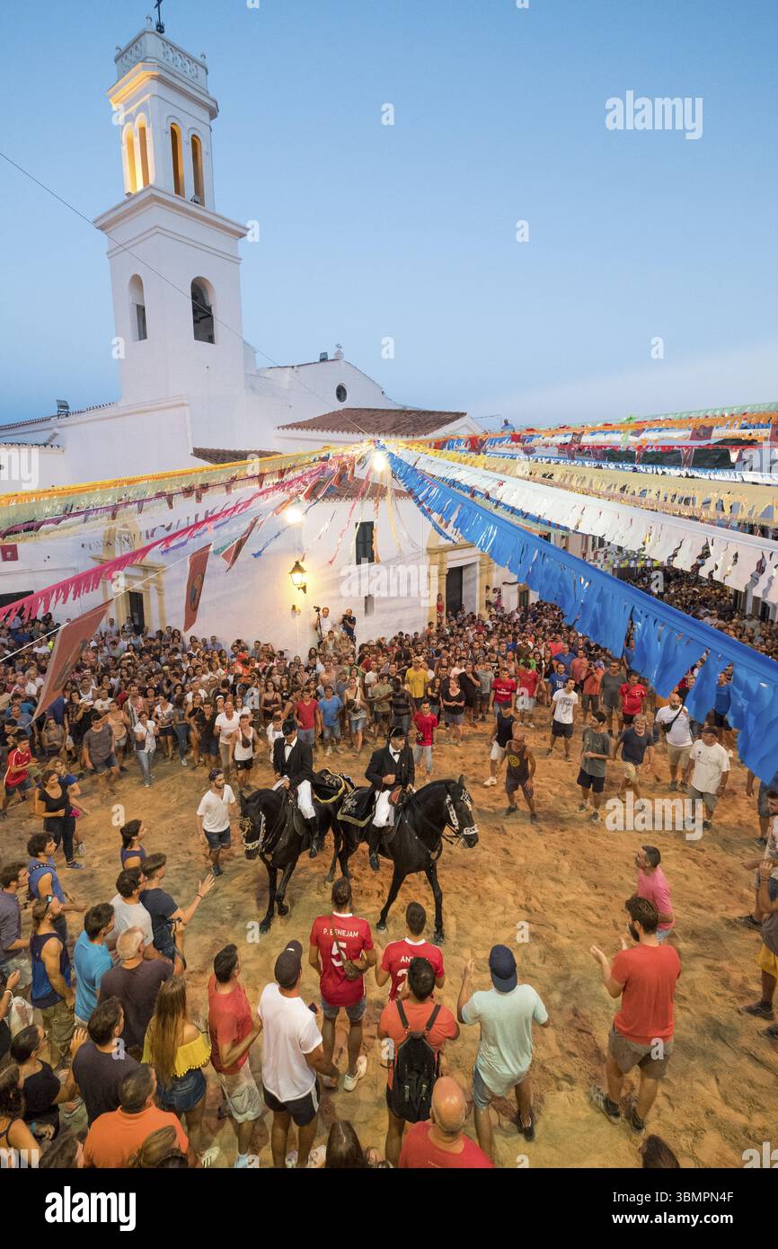 Danza tradizionale con cavalli, Jaleo, originaria del XIV secolo, feste di Sant Bartomeu, ferrerie, Minorca, Isole Baleari, Spagna, Europa Foto Stock