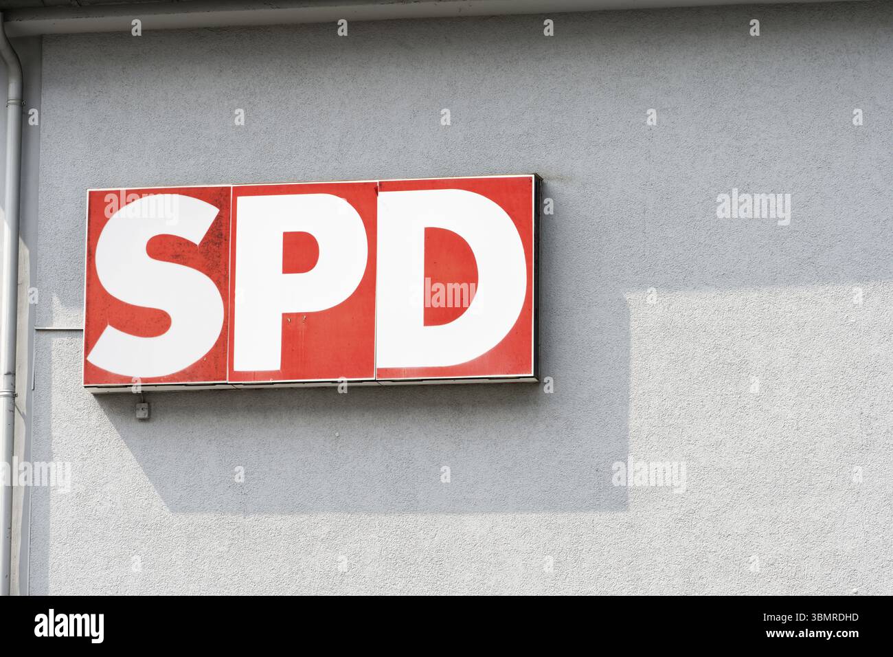 Colonia, Germania 04 luglio 2023: SPD firma presso la sede del partito Hans-Juergen-Wischnewski-Haus / Ben-Wisch-Haus a Magnusstrasse, Colonia Foto Stock