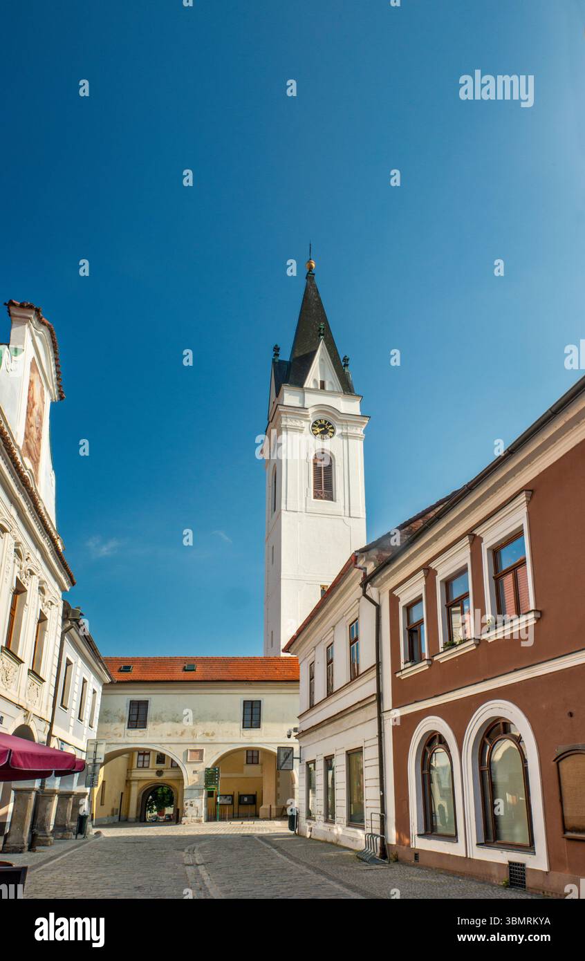 Via Brezanova, Chiesa di San Giles in Dist. Nella città di Třeboň, regione della Boemia meridionale, Boemia, Repubblica Ceca Foto Stock