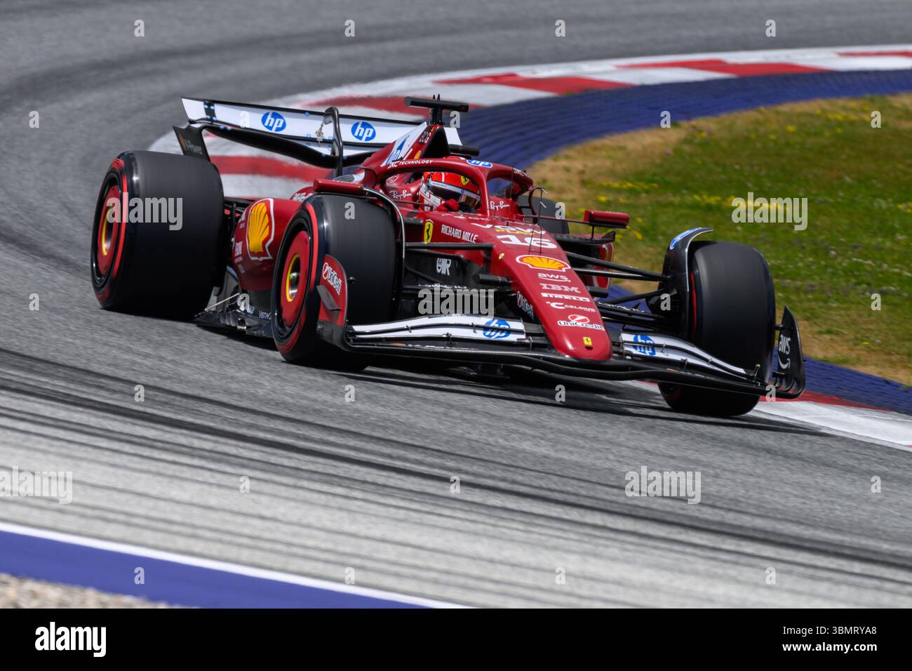 Spielberg, Austria. 28 giugno 2025. Charles LECLERC (MCO) alla guida della Ferrari alla curva 7 durante le prove libere 3 della MSC 2025 NAVIGA sul GP D'AUSTRIA al Red Bull Ring di Spielberg (Stiria, Austria), undicesima prova del Campionato del mondo FIA F1 2025. Crediti: Riccardo Righetti/Alamy Live News Foto Stock