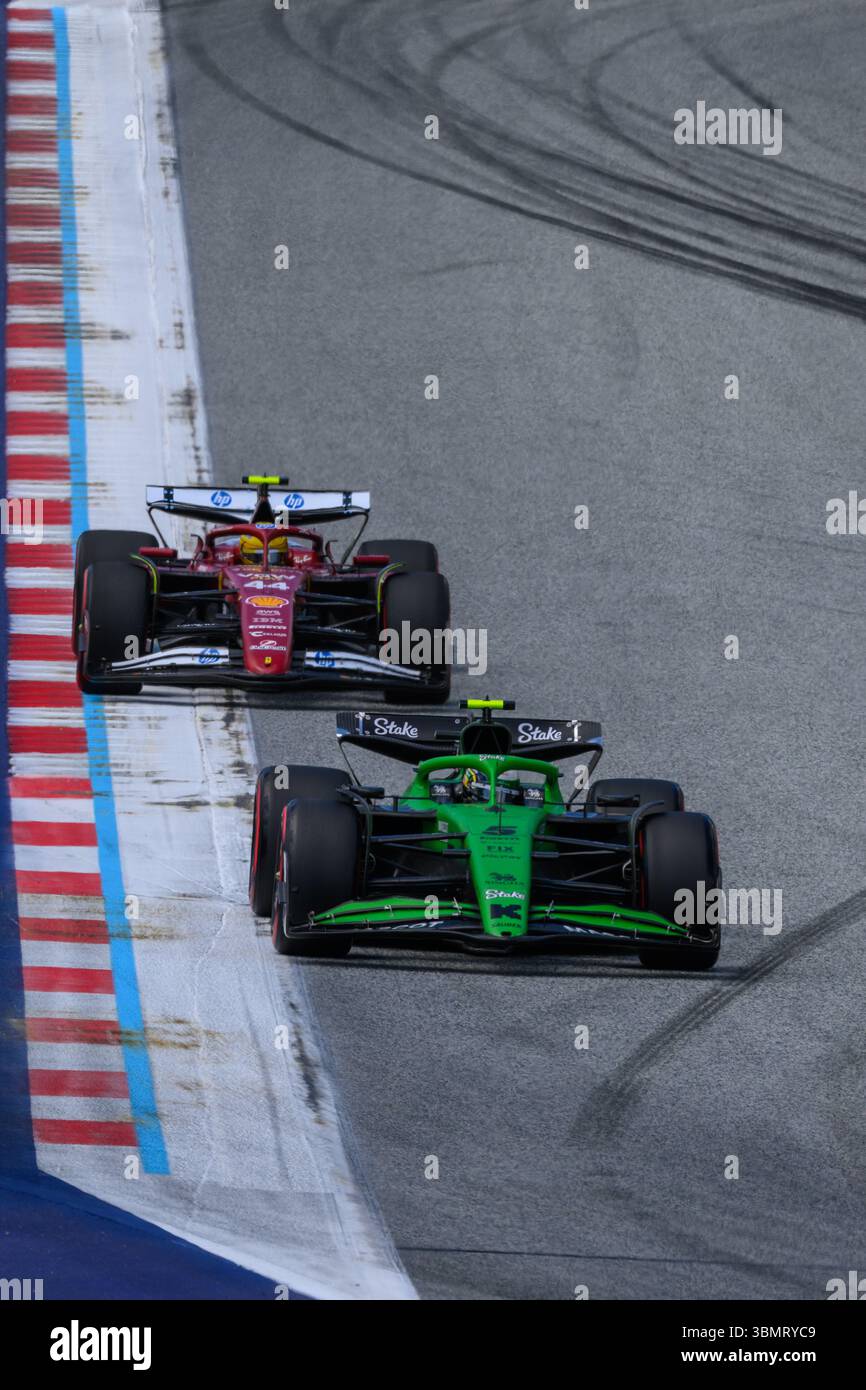 Spielberg, Austria. 28 giugno 2025. Gabriel BORTOLETO (BRA) alla guida del Kick Sauber prima di entrare alla curva 7 durante le prove libere 3 del MSC 2025 NAVIGA SUL GP D'AUSTRIA al Red Bull Ring di Spielberg (Stiria, Austria), undicesimo round del Campionato del mondo FIA 2025. Crediti: Riccardo Righetti/Alamy Live News Foto Stock