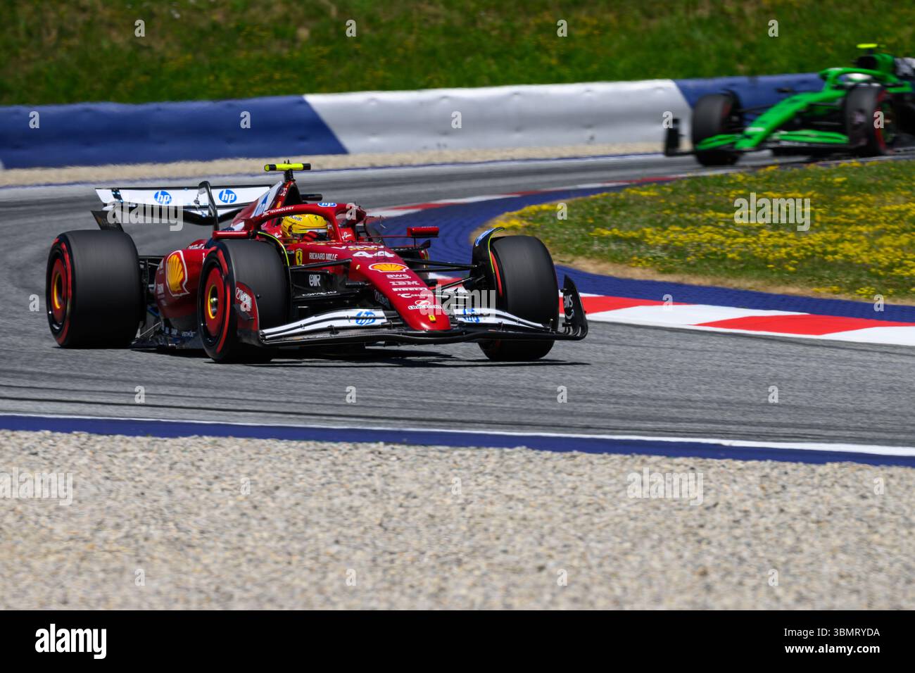 Spielberg, Austria. 28 giugno 2025. Lewis HAMILTON (GBR) alla guida della Ferrari alla curva 6 durante le prove libere 3 della MSC 2025 NAVIGA SUL GP D'AUSTRIA al Red Bull Ring di Spielberg (Stiria, Austria), undicesima prova del Campionato del mondo FIA F1 2025. Crediti: Riccardo Righetti/Alamy Live News Foto Stock