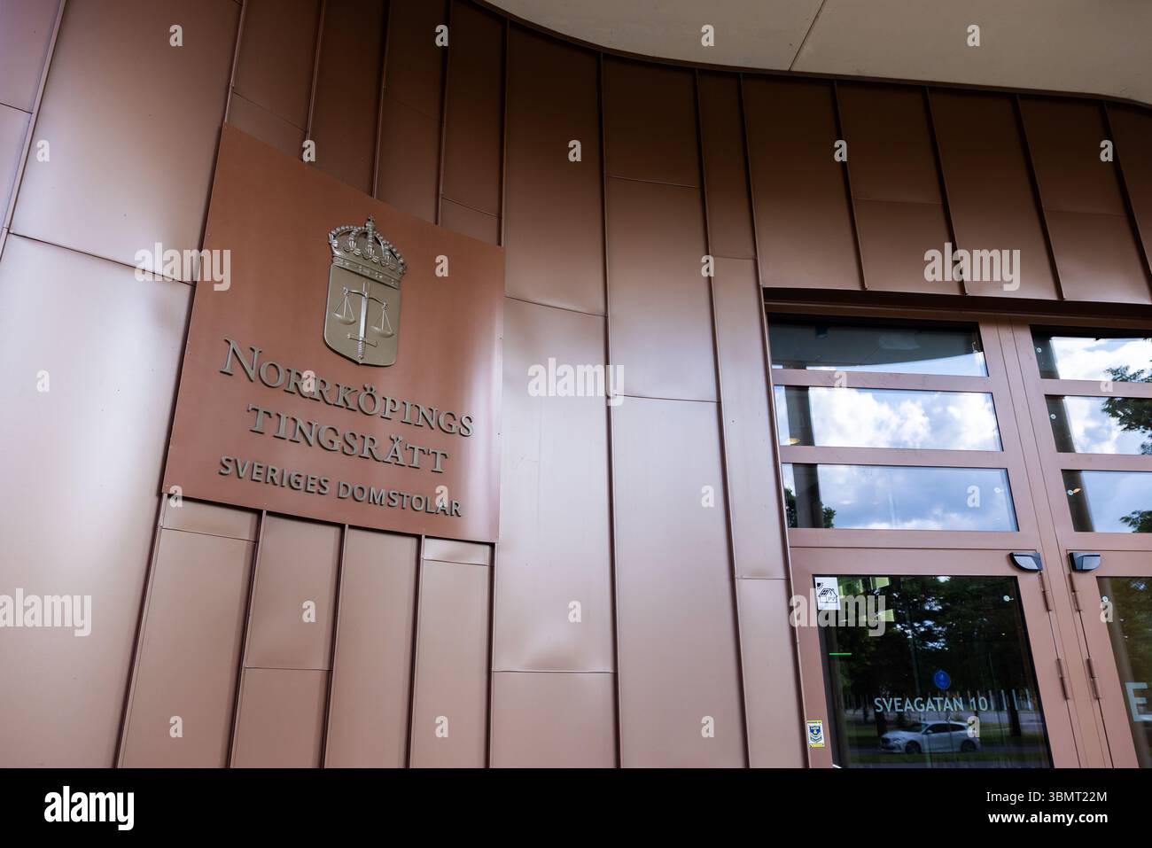 Segni e simboli, tribunale distrettuale di Norrköping (in svedese: Norrköpings tingsrätt), Norrköping, Svezia. Foto Stock