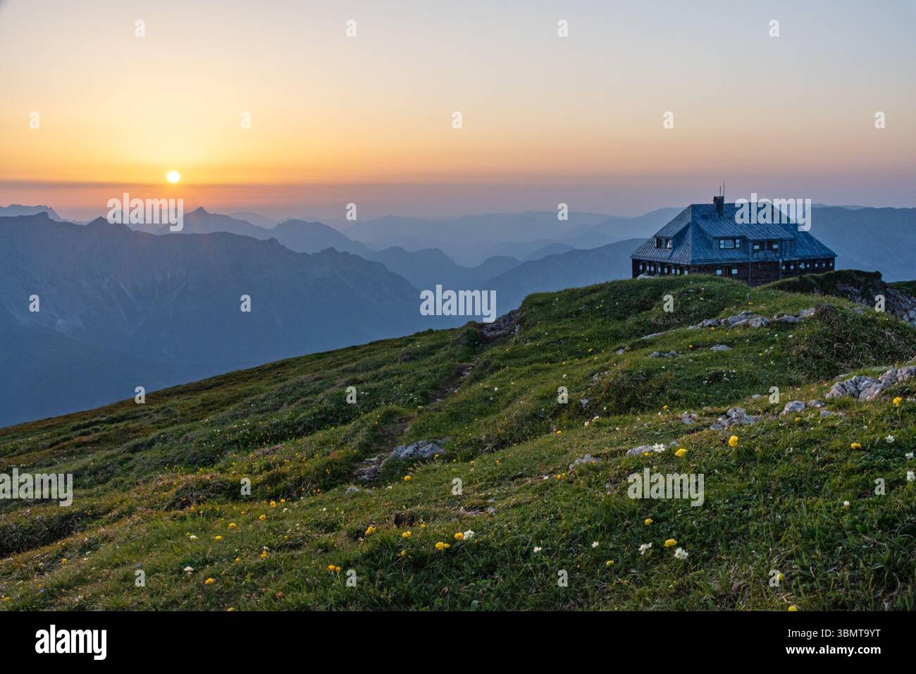 Tramonto sulle montagne viste da Reichenstein Foto Stock