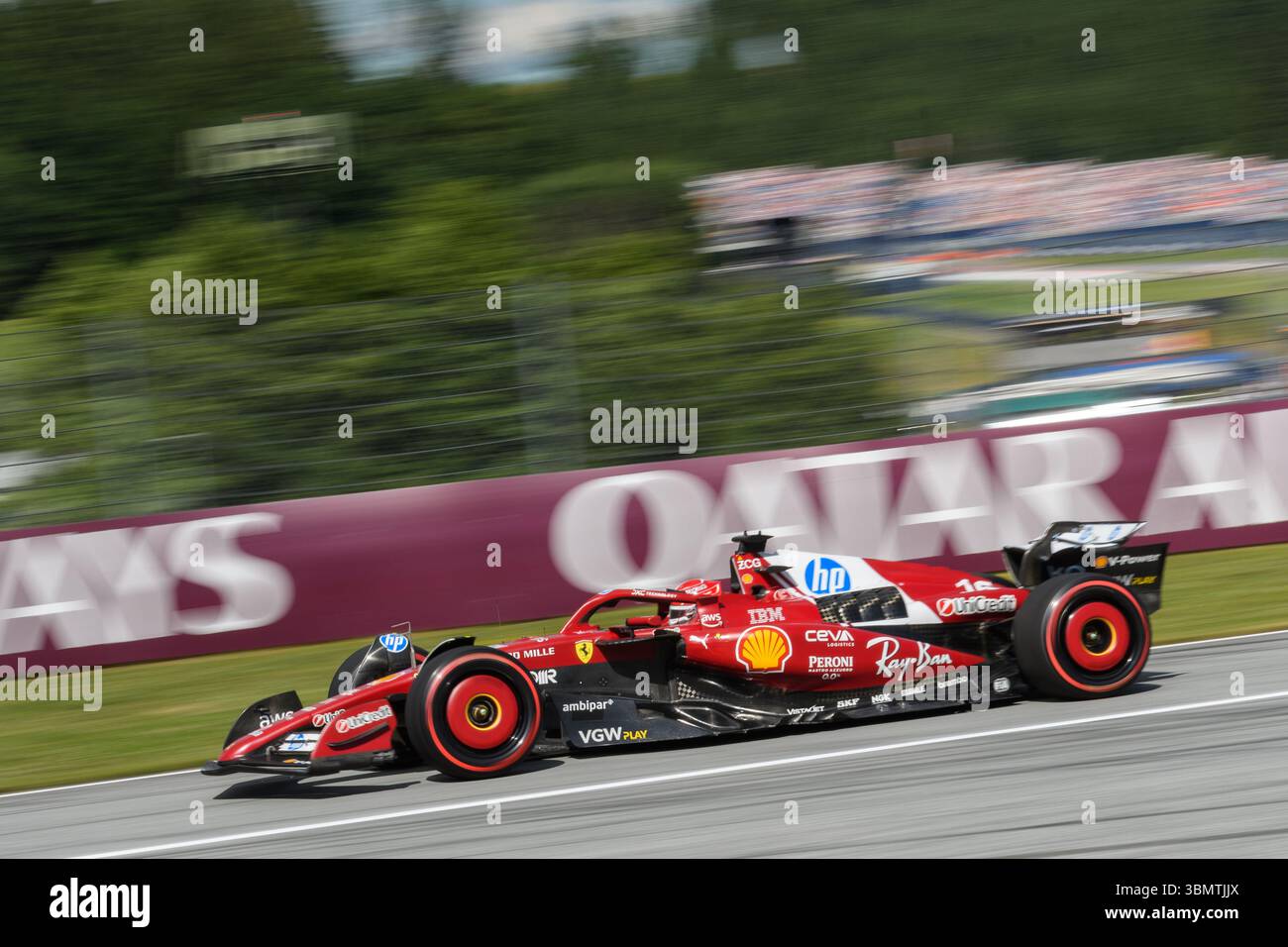 Spielberg, Austria. 28 giugno 2025. Charles LECLERC (MCO) alla guida della Ferrari esce per il suo primo giro nella Q2 del 2025 MSC NAVIGA sul GP D'AUSTRIA al Red Bull Ring di Spielberg (Stiria, Austria), undicesimo round al Campionato del mondo FIA 2025. Crediti: Riccardo Righetti/Alamy Live News Foto Stock
