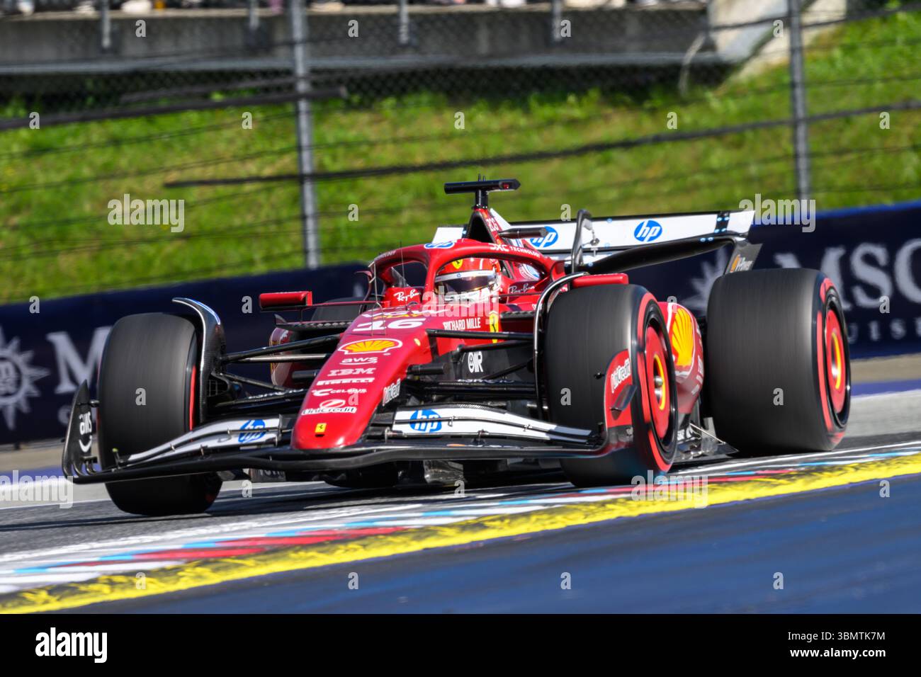 Spielberg, Austria. 28 giugno 2025. Charles LECLERC (MCO) alla guida della Ferrari, secondo posto nella sessione di qualificazione della MSC 2025 NAVIGA SUL GP D'AUSTRIA al Red Bull Ring di Spielberg (Stiria, Austria), undicesimo round al Campionato del mondo FIA 2025. Crediti: Riccardo Righetti/Alamy Live News Foto Stock