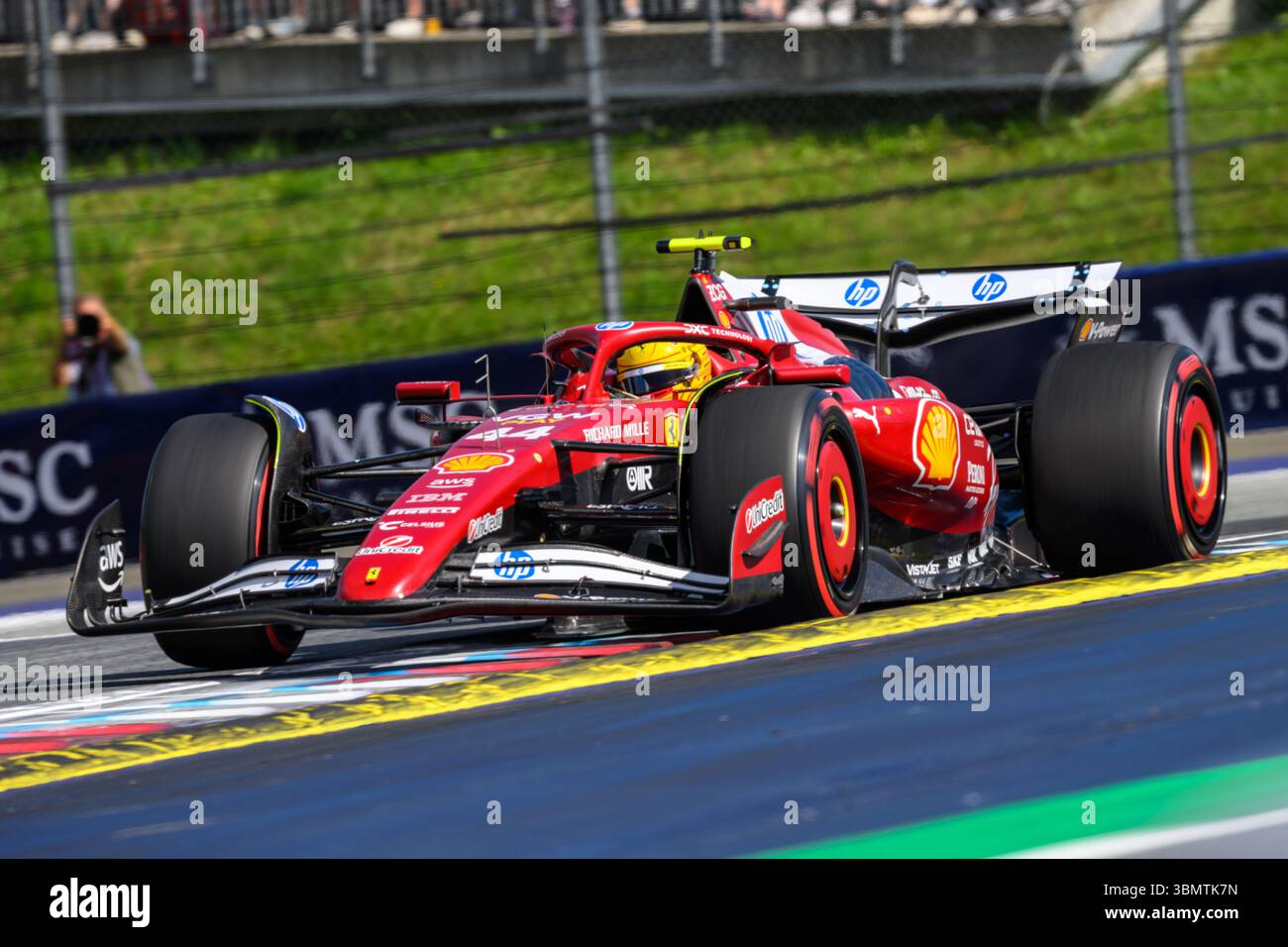 Spielberg, Austria. 28 giugno 2025. Lewis HAMILTON (GBR) alla guida della Ferrari, quarto posto nella sessione di qualificazione del 2025 MSC CRUDA il GP D'AUSTRIA al Red Bull Ring di Spielberg (Stiria, Austria), undicesimo round al Campionato del mondo FIA F1 2025. Crediti: Riccardo Righetti/Alamy Live News Foto Stock