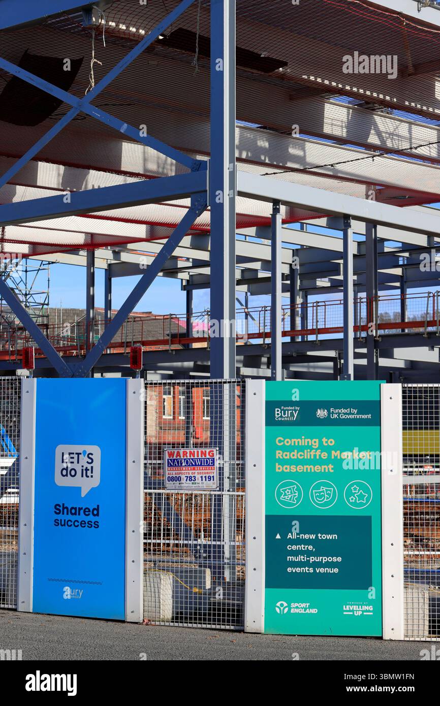 Telaio di scheletro in acciaio per mozzo civico Radcliffe e sistemi di sicurezza a Greater manchester nel regno unito Foto Stock