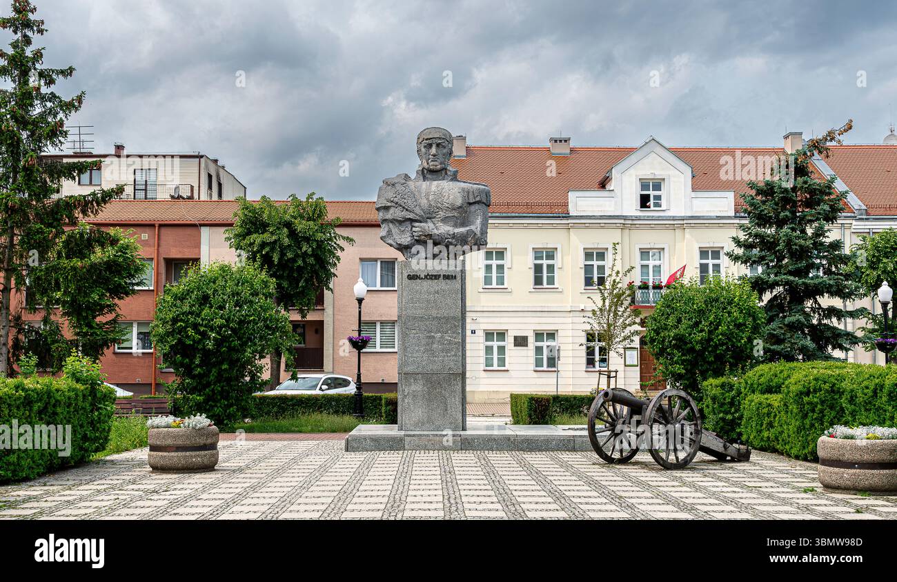 Statua del generale Józef BEM a Ostrołęka, Polonia, per commemorare la battaglia di Ostrołęka del 1831 durante la rivolta di novembre. Foto Stock