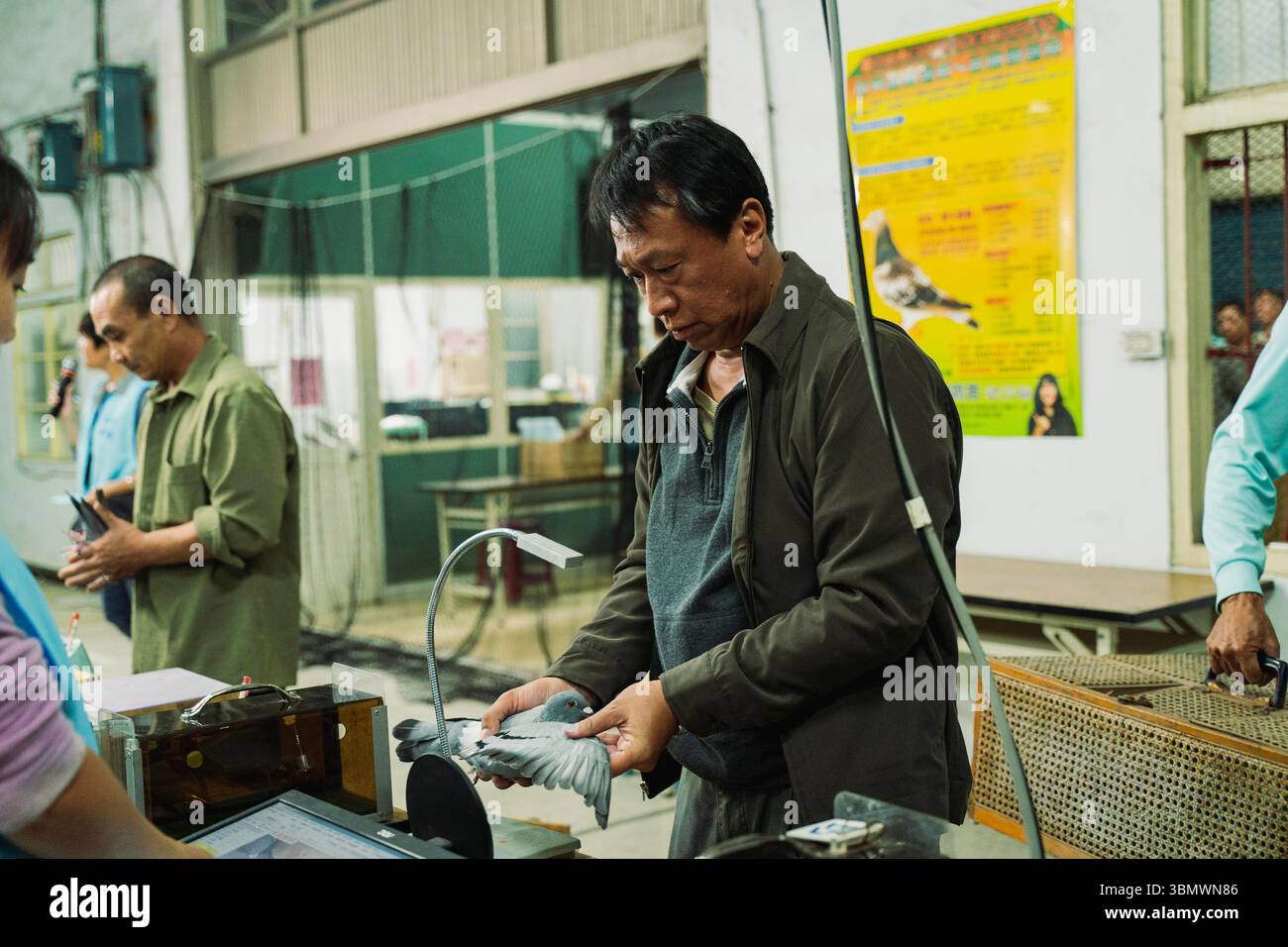 Yi jia zi er GU GU jiao (2022) Coo-Coo 043 (2022) *Filmstill - solo per uso editoriale* vedere le istruzioni speciali. Immagine CAP/TFS fornita da Capital Pictures Foto Stock