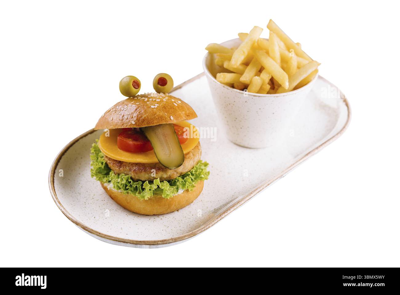 Cibo natura morta, hamburger per bambini e patatine fritte su sfondo bianco Foto Stock