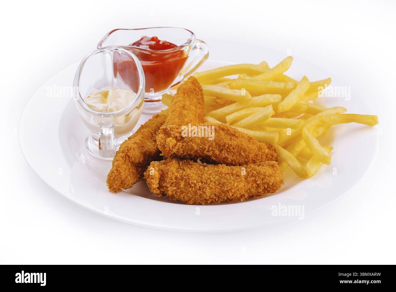 Cibo natura morta, pepite di pollo con patatine fritte sul piatto Foto Stock