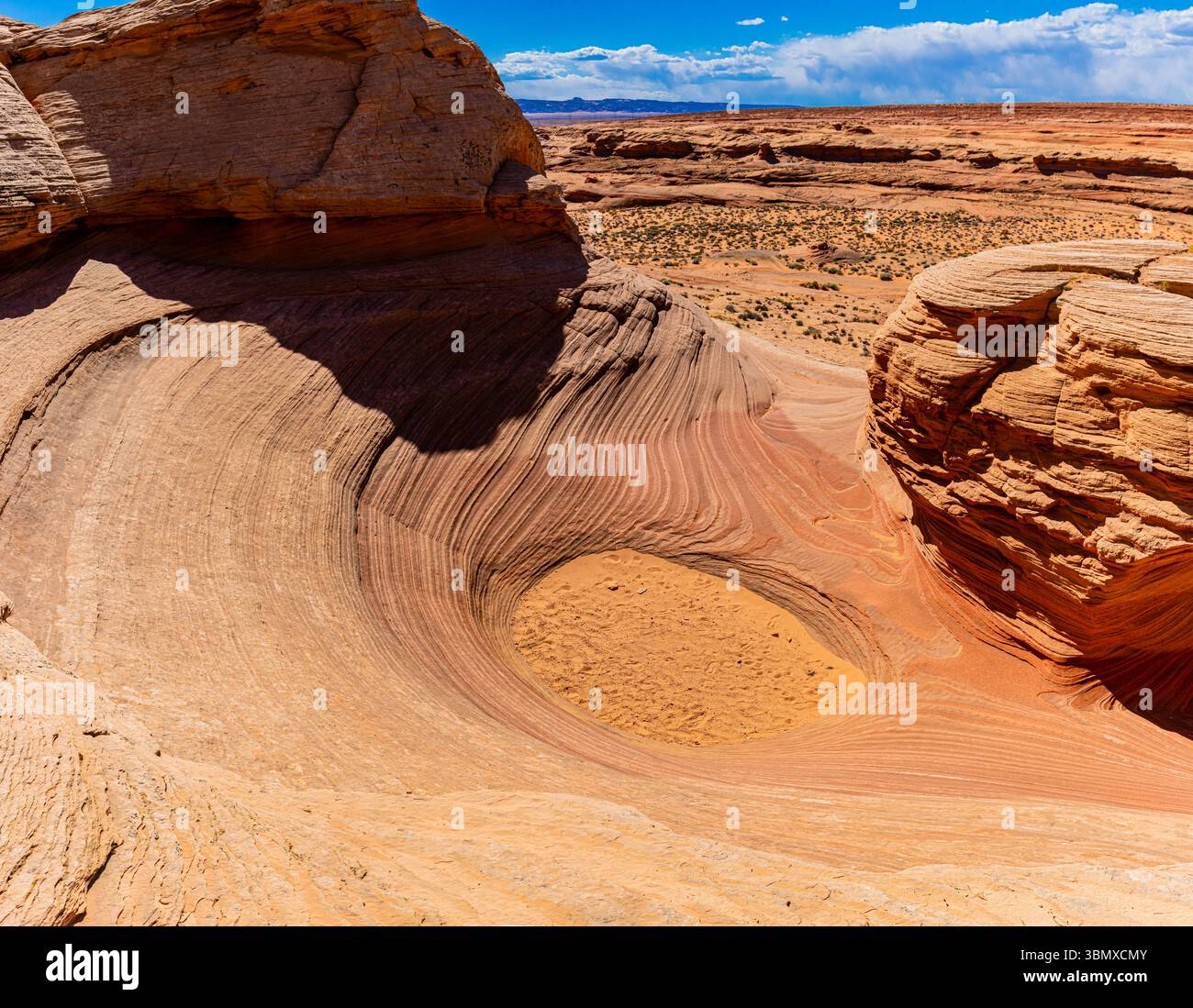 Modelli a forma di ciotola su Slick Rock presso la New Wave Formation, Glen Canyon National Recreation area, Arizona, USA Foto Stock